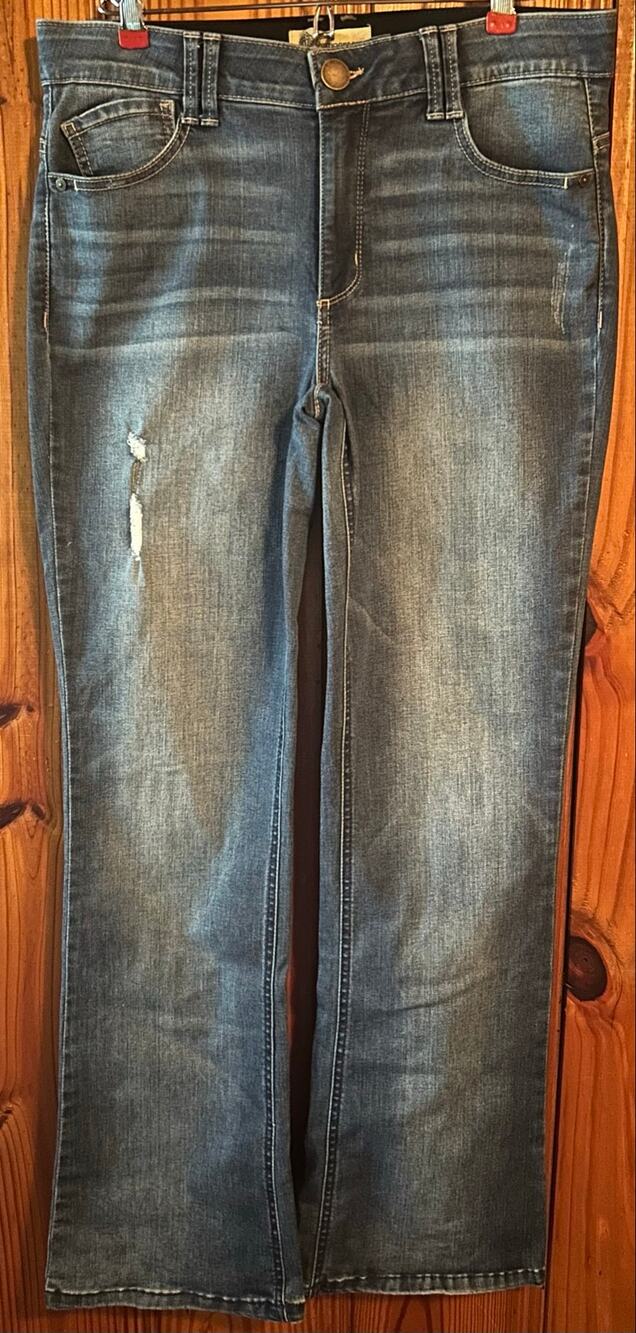 Democracy ab “solution” Women’s bootcut jeans high rise  light distressed 10